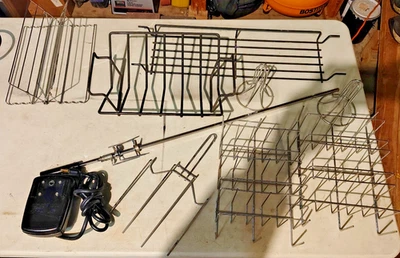 LOTE DE ACESSÓRIOS PARA CHURRASQUEIRA WEBER (rotisserie, racks, cestas, etc) - Imagem 1 de 4