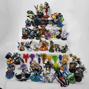 Lote mixto de figuras de acción Activision Skylanders con portal, vehículos, trampas - Imagen 1 de 18