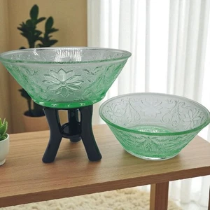 2 Tiara Indiana Glass Chantilly Green Sandwich Glass 8.5” Comports - Picture 1 of 10