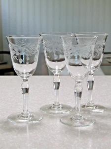 Set of 4 Etched Cordial Aperitif Glasses from Czech Republic - Picture 1 of 13
