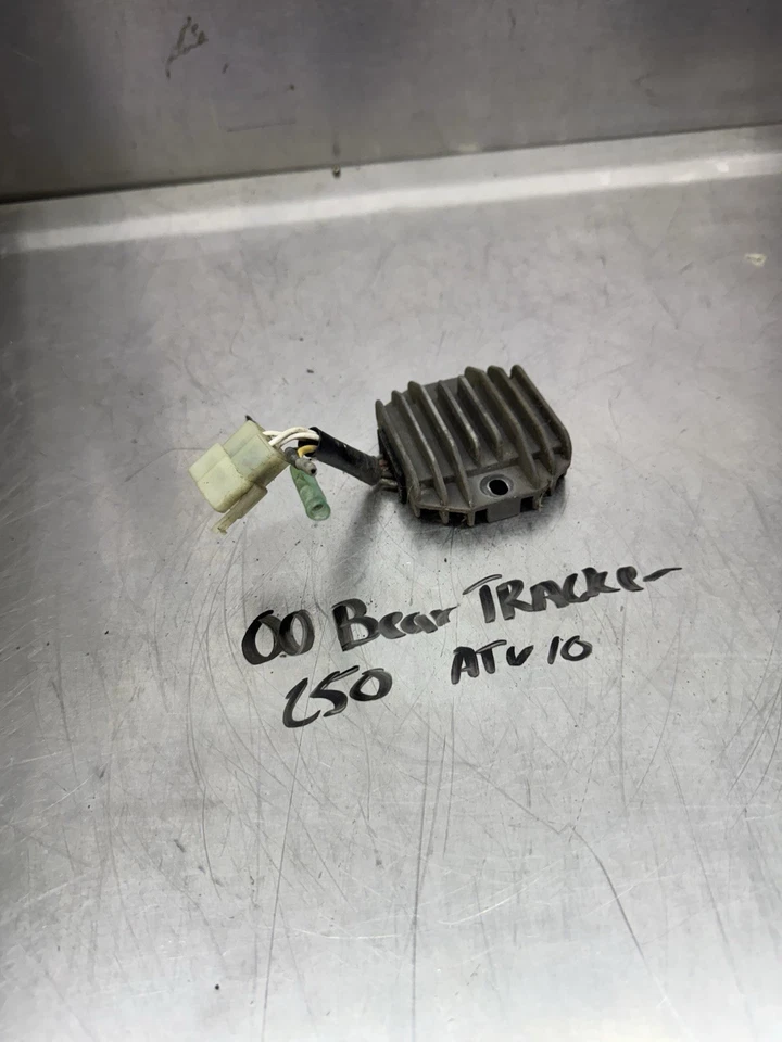 Regulador de voltaje Yamaha Bear Tracker 250 1999 00 01 OEM Foto 1 de 4