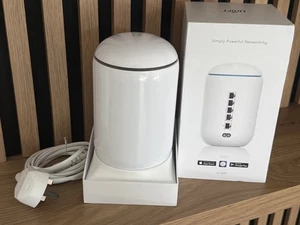 Ubiquiti UniFi Dream Machine UDM Gigabit Router, Firewall & Wi-Fi Access Point - Picture 1 of 9