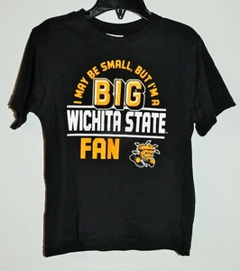 Camiseta Wichita State Shockers Niños Pequeños 2T "LITTLE, BIG FAN" Rivalry Threads 91 - Imagen 1 de 1