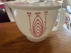 TUPPERWARE 8 cup Vintage Mix N Store Pitcher Flip Top Lid RED Imprint EUC #1 - Picture 1 of 15