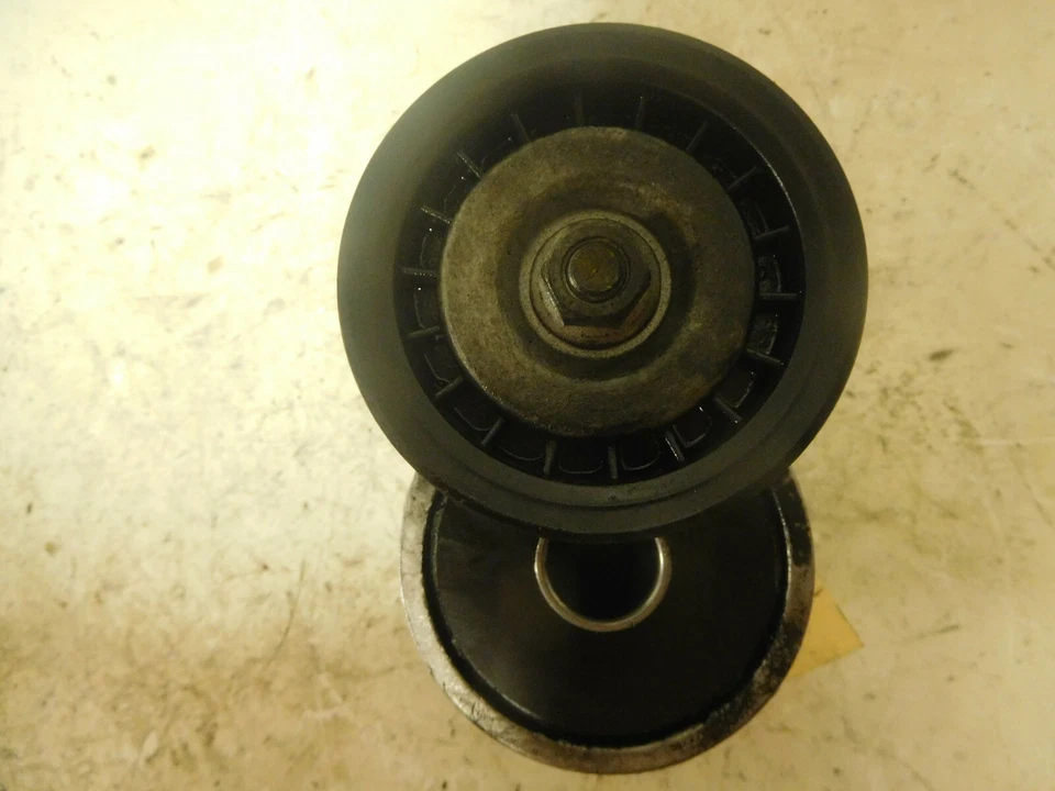 Saturn L300 2004 tensor de correa con polea 90528760AC 6 cilindros Foto 1 de 4