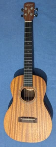 Alvarez RU22B Baritone Ukulele - Picture 1 of 6