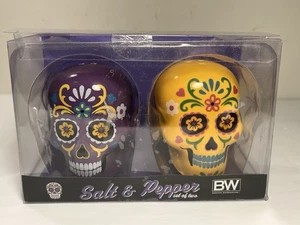 Day of the Dead Sugar Skulls Ceramic Salt and Pepper Shakers Boston Warehouse - Picture 1 of 8