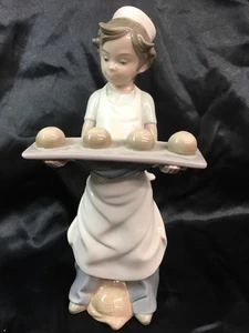 Lladro Baker Boy w/ Hat, Apron, 4 Loaves of Bread, 10" Figure - Picture 1 of 5