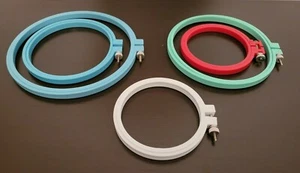 Juego vintage de 5 bordados redondos de plástico ajustable 2 piezas. Aros - Imagen 1 de 5