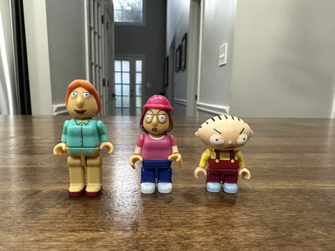 Family Guy K'NEX Lois Meg Stewie Griffin Mini Figures Lot Blind Bag Cover