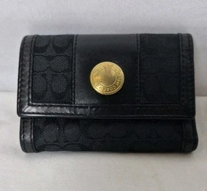 Portafoglio Coach nero firmato Jaqaurd e pelle piccolo triplo 4,5” x 3” - Foto 1 di 14