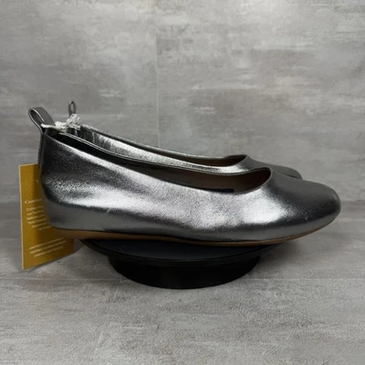 Zapatos planos Andre Assous para mujer talla 5,5 plateados de ballet sin cordones punta redonda cómodos Foto 1 de 4