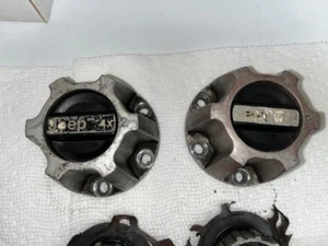 Genuine Original 72-80 ? Jeep Locking Hubs CJ-5 & CJ-7 ? - Picture 1 of 8