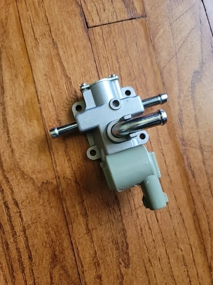 Toyota Tacoma 97-04 Intermotor Fuel Injection Idle Air Control Valve - Изображение 1 из 1