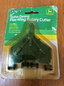 NEU John Deere Flex-Wing Rotationsschneider 1/64 Ertl #5600 1992 Neu in Verpackung - Bild 1 von 4