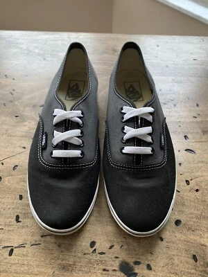 Zapato de tenis Vans negro/gris Foto 1 de 4