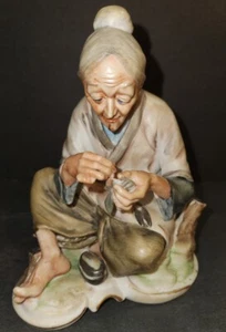 Napcoware Vintage Figurine Old Woman Needlework Hand Painted Shelf Table Decor - Picture 1 of 9