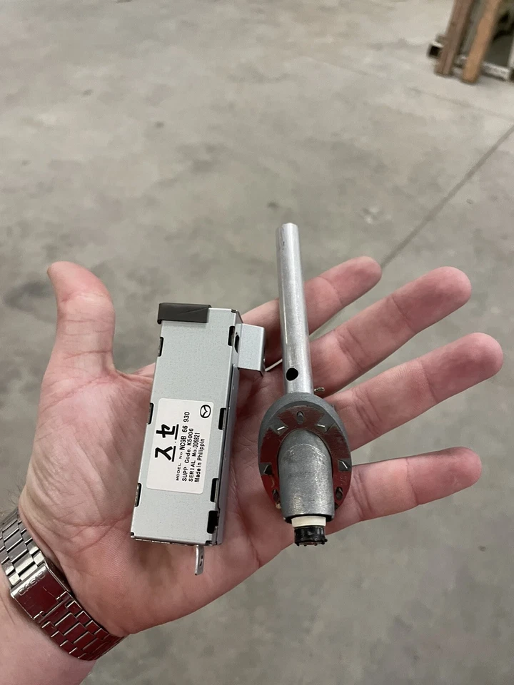 Antena Mazda Mx-5 Miata ND 2016-2018 Foto 1 de 1