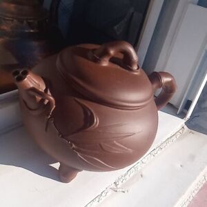   Yixing Zisha Purple Clay Pottery Master Teapot Signed!! Perfect !