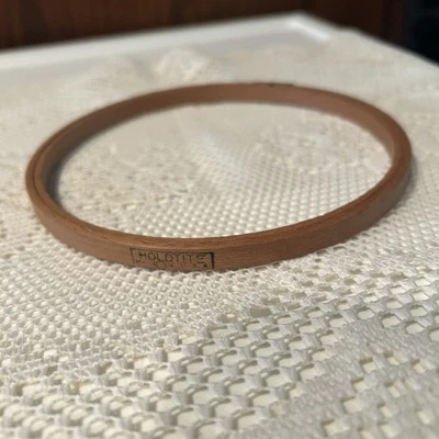 HOLDTITE 6” Round Wood Embroidery Hoop Spring Tension VTG Made in USA Non Felt - Image 1 of 4
