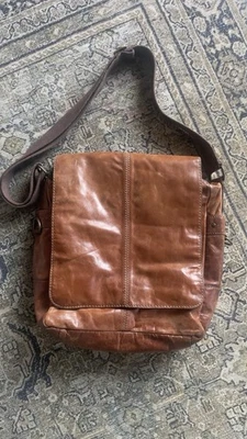 Bolso Bandolera Fossil Vintage Cuero Marrón Herrajes Dorados Foto 1 de 4