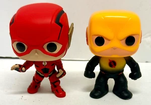 Funko Pop! DC Super Heroes - The Flash #208 And Reverse Flash #215  NO BOXES - Picture 1 of 5