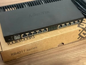 Router MikroTik RB4011iGS+RM 10 PUERTOS LAN 1 PUERTO SFP+ - Imagen 1 de 3