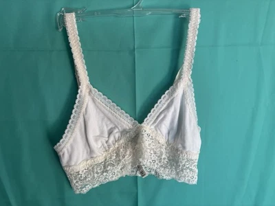 SOMA Size Medium White Triangle Ivory Lace Trim Bralette Convertible Straps - Image 1 of 4