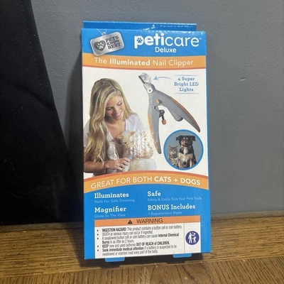 Cat Or Dog Pet Nail Clippers With LED And Magnifier - Image 1 of 4
