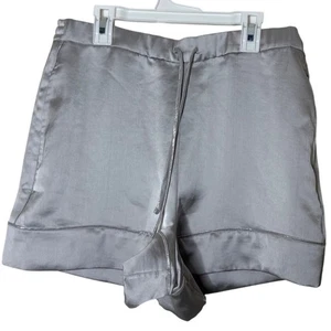 Pantalones cortos de pijama Victoria’s Secret satinados gris plata con cordón M - Imagen 1 de 7