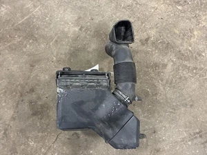2016-2017 Hyundai Sonata 2.4L & 2.0L Air Cleaner Air Intake Box  Assembly OEM - Imagen 1 de 3