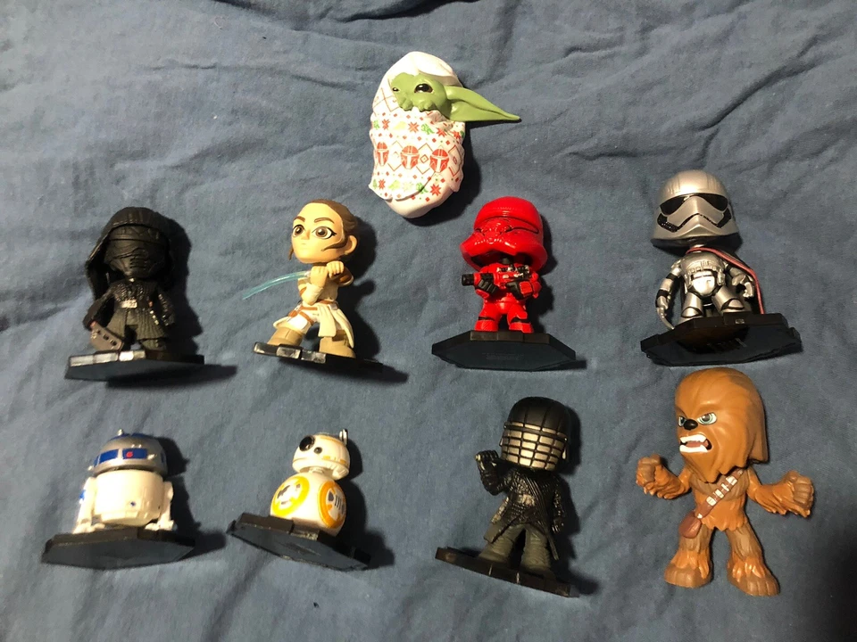 Funko Mystery Minis Lot - Chewbucca - Rey - Grogu - BB8 - R2D2 - Captain Phasma - Image 1 of 4