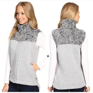 The North Face Woman's Grey Hybrination Thermal 3D Faux Fur Gorpcore Vest sz S - Picture 1 of 9