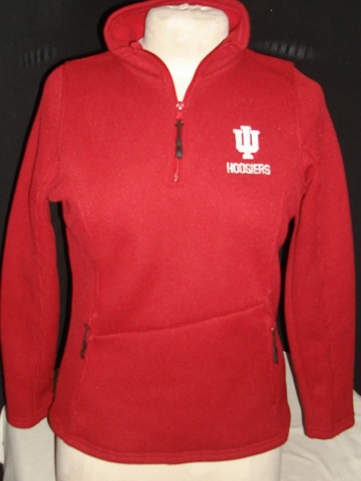  JAQUETA SUÉTER FEMININA COLISEU MALHA VERMELHA STRYKE 1/2 ZÍPER TAMANHO. HOOSIERS Indiana S - Imagem 1 de 4