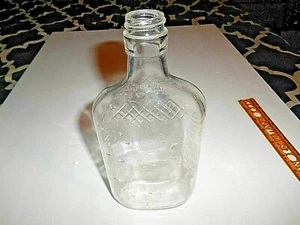 VINTAGE COLLECTIBLE WOLFSCHMIDT VODKA GLASS BOTTLE - EMPTY ONE PINT - Picture 1 of 8