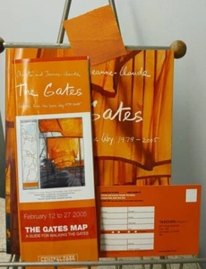 Christo and Jeanne-Claude “The Gates” Coffee Table Book Swatch Map VG Preowned - Picture 1 of 11