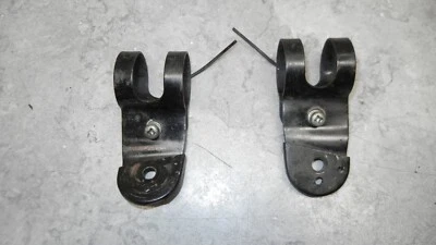 1979 YAMAHA IT400 IT 400 F ФАРЫ ВИЛКА ДЕРЖАТЕЛЬ СЛЕВА И СПРАВА 1W2-84118-00-33 - Изображение 1 из 4