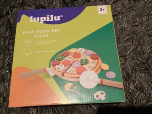 BNIB New Lupilu Kid's Pizza - Wooden Role Play Toy - 27 Pieces - Picture 1 of 4