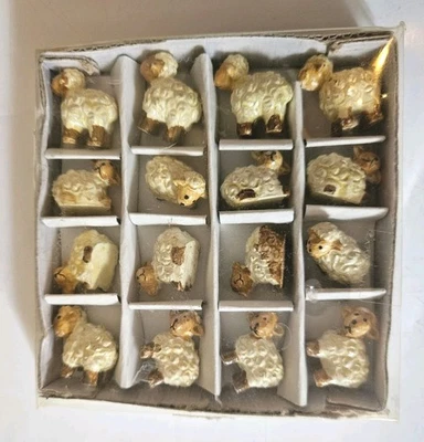 Nuevo Paquete Antiguo Stock Darice Mini Poly Sheep 16 PC Caja Completa Nuevo de Lote Antiguo Foto 1 de 3