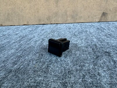 CONSOLA CENTRAL NISSAN 370Z 2009-2021 OEM CONECTOR USB MONTAJE PUERTO INSERTADO Foto 1 de 4