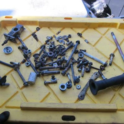 1990 Honda CBR1000F OEM  HARDWARE,1 TENSIONER,1 GRIP, NUTS BOLTS SPACER - Изображение 1 из 4