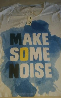 Camiseta gráfica Moods Of Norway Make Some Noise gola redonda time de futebol mundial - Imagem 1 de 4