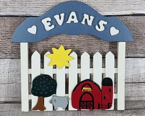 Cute Vintage Handmade EVANS Picket Fence Wall Hanging Housewarming Signed 1987 - Bild 1 von 3