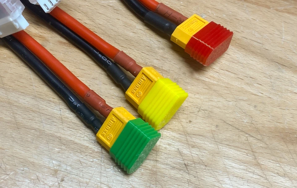 RC Battery Charge Indicator Caps – Fits XT-60, 9pc Multi-Color, Made in the USA! Foto 1 de 4