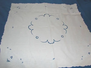 Vintage 30s Tablecloth Floral Cotton Cutwork Embroidery 32x34" Square - Picture 1 of 4