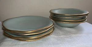 Julie Sanders Cyclamen Pottery LOT 4 plates, 4 soup/salad bowls green, gold trim - Picture 1 of 12