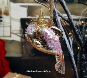 POTTERY BARN SEQUIN BLOWFISH W/ PARTY HAT -NIB- GETTING REEL DURING THE HOLIDAYS - Picture 1 of 9