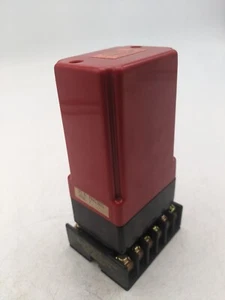 Red Lion PRA13021 Control Analog Converter 115 Volt 50/60Hz 1-3 KHz 12-Pin Base - Picture 1 of 10