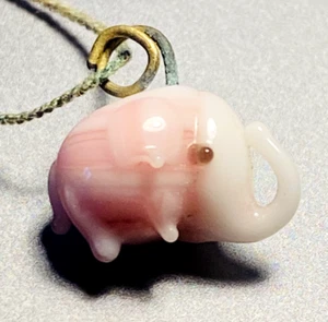 Vintage Lampwork Glass Charm Pink Elephant Crackerjack Christmas Cracker Toy - Picture 1 of 1