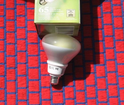 YELLOW BUG LIGHT BULB  insect repellent 15 watt R30 flood lite CFL bug away NEW  - Image 1 of 2